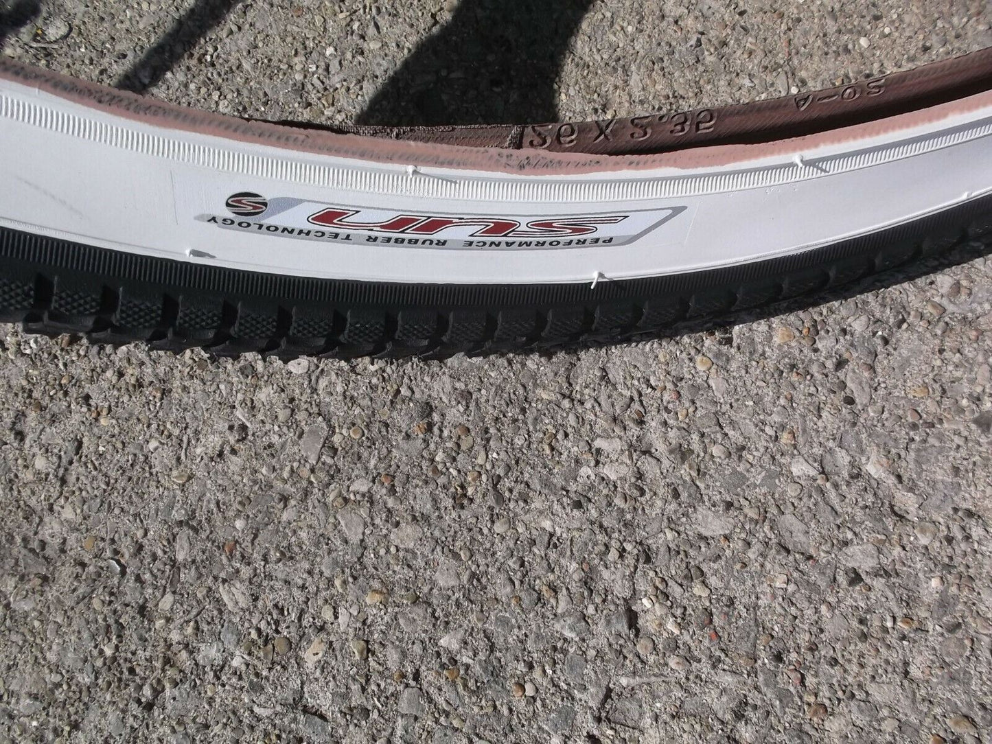 Pair 26 x 2.125 Whitewall baloon tire cruiser tires