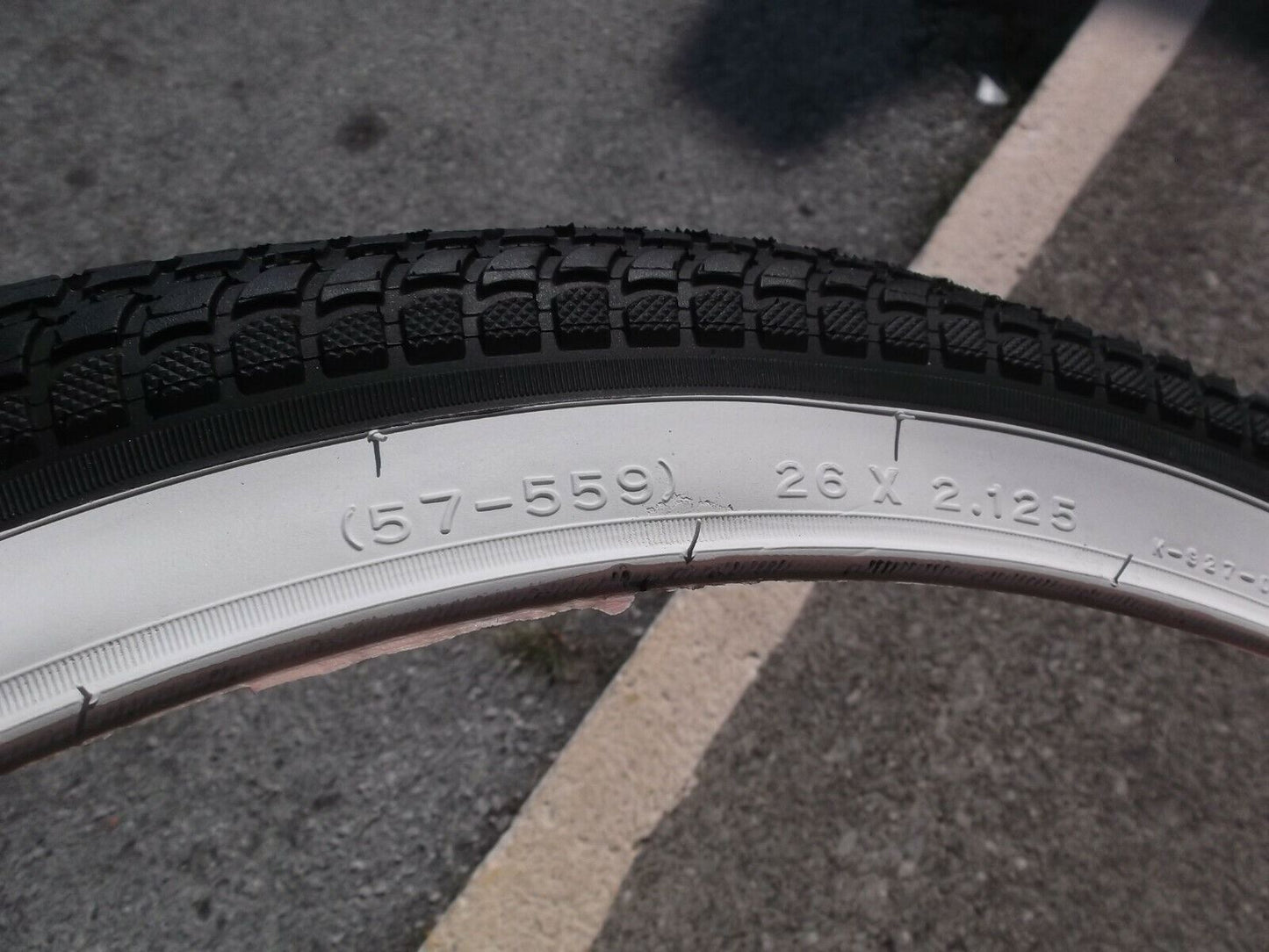 Pair 26 x 2.125 Whitewall baloon tire cruiser tires